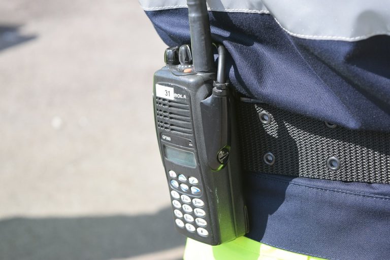 5 reasons your emergency preparedness plan should involve a two-way radio