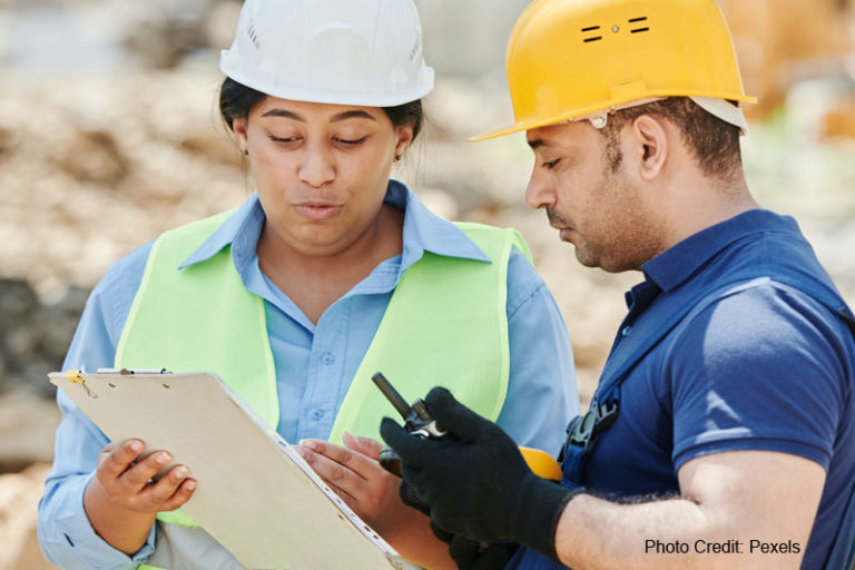 Why a Two-Way Radio Rental is Cost-Effective for Smaller or One-Time Construction Projects